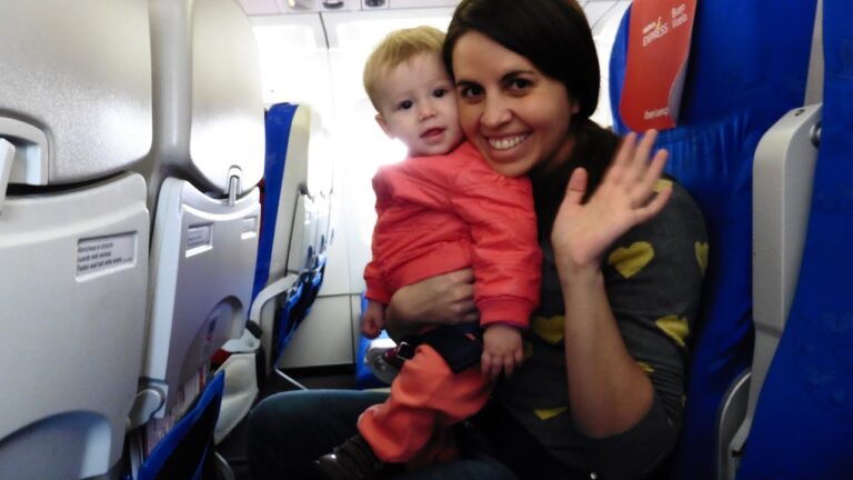 Viajar con carrito de bebé en avión: Descubre las políticas de Iberia